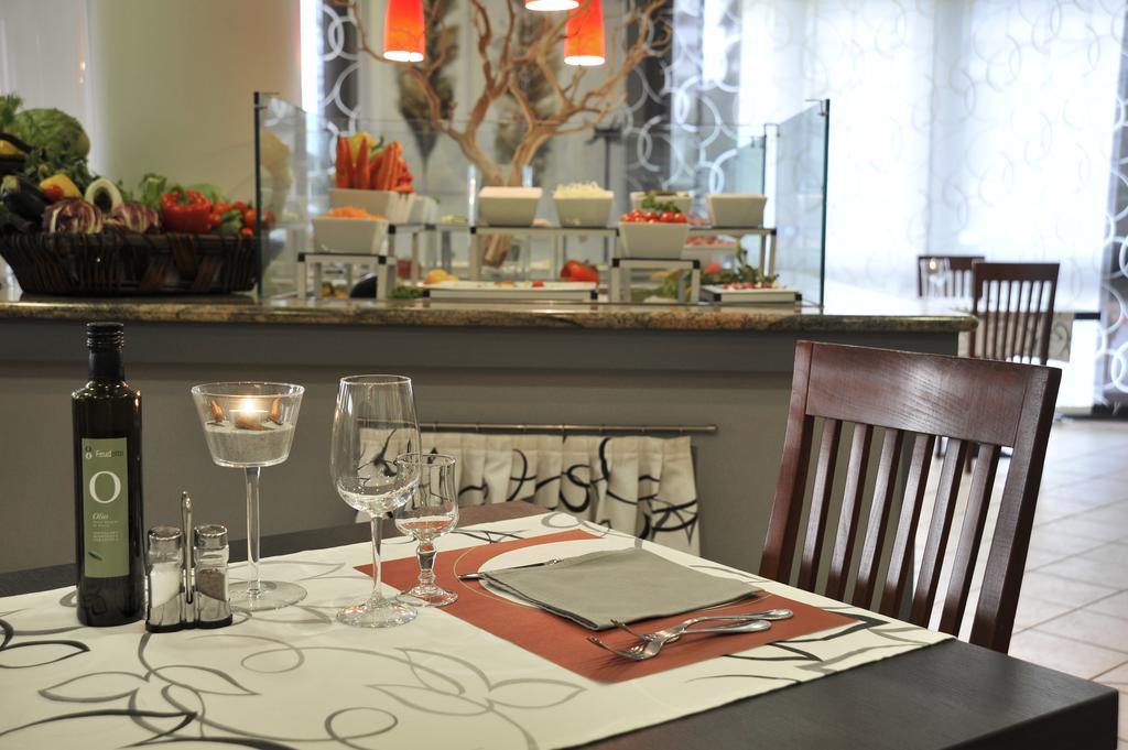 Tulip Inn Padova Bagian luar foto